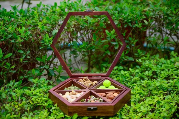 Wood_Glass_Lid_Hexagonal_Masala_Spice_Box